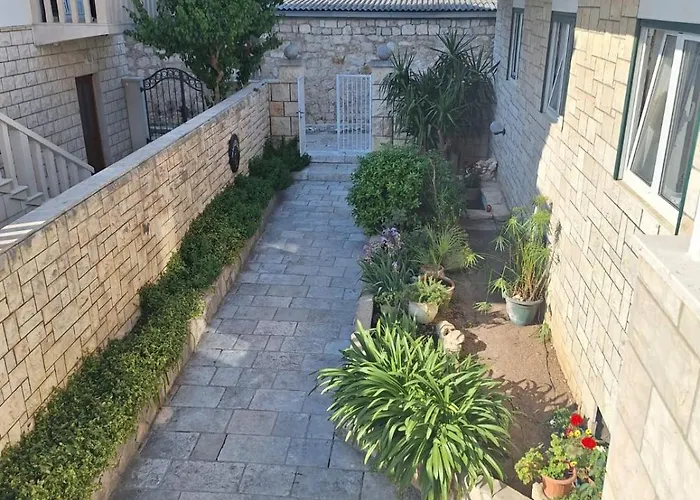 Oaza Bed and breakfast 3*