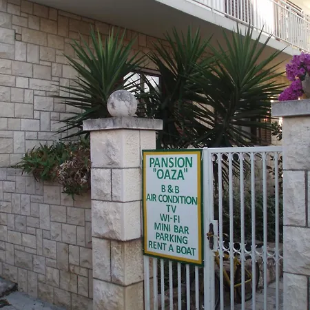 Oda ve Kahvaltı Oaza 3*